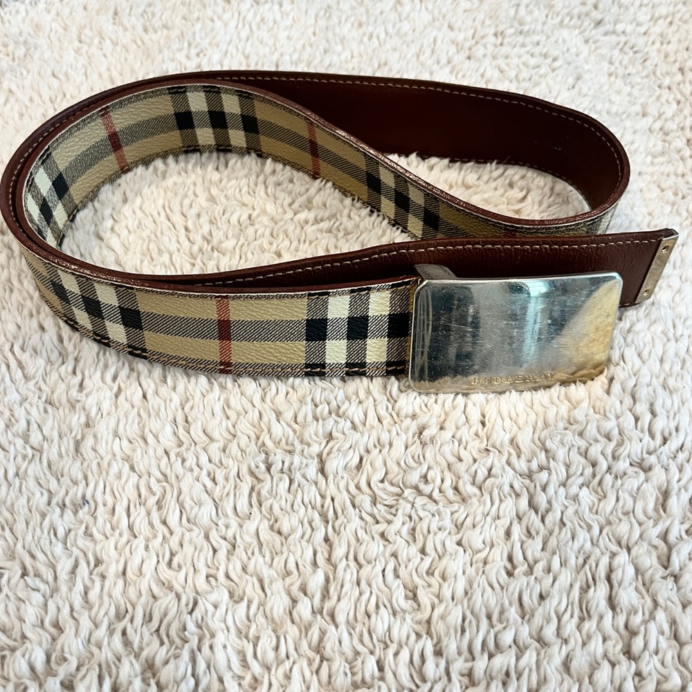 💯 Authentic Burberry house check belt